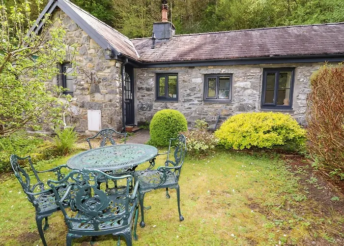 Tyn Y Ffynnon